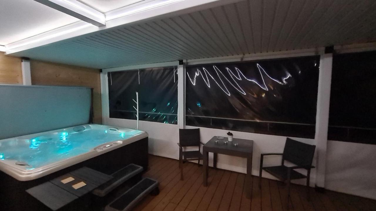 Apartament - Jacuzzi 热舒夫 外观 照片