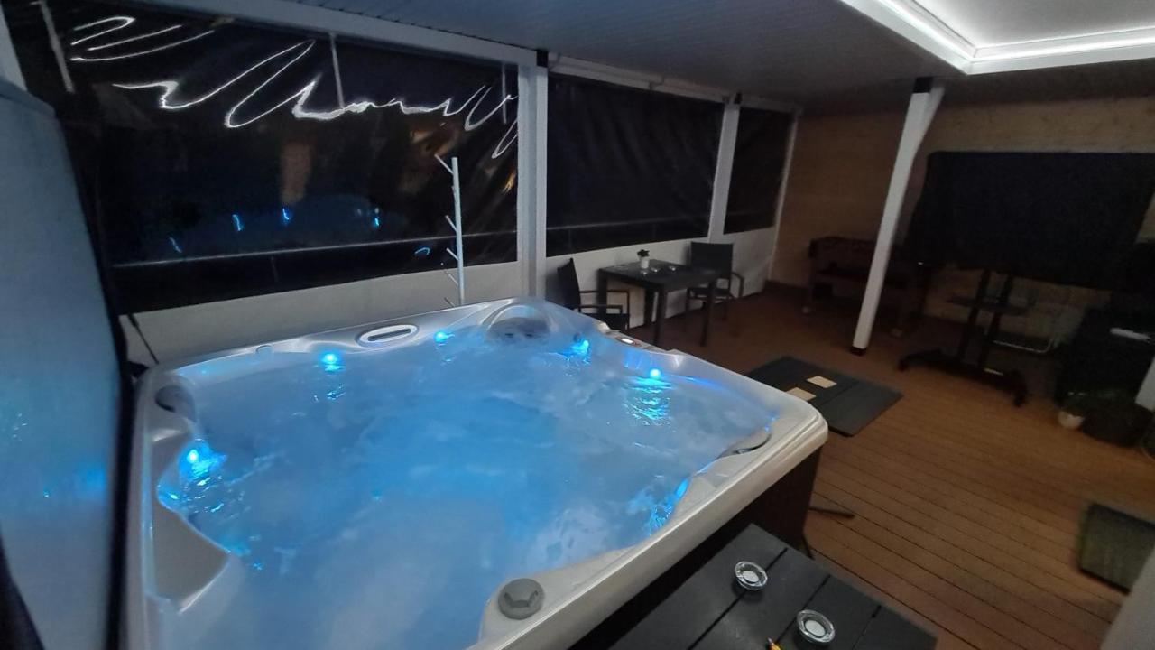 Apartament - Jacuzzi 热舒夫 外观 照片